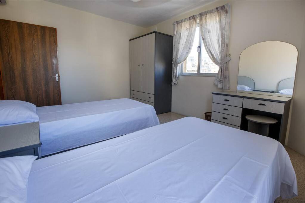 Apartment 3 Bedrm Balluta Bay Sliema