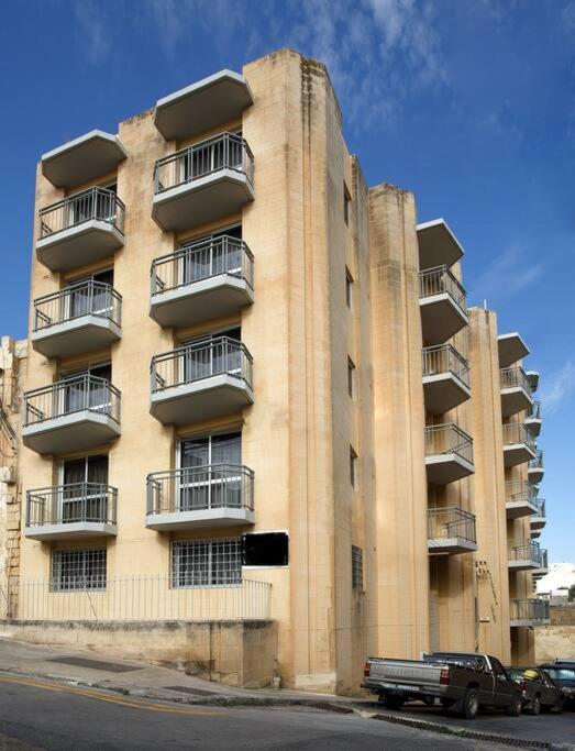 3 Bedrm Balluta Bay Apartment