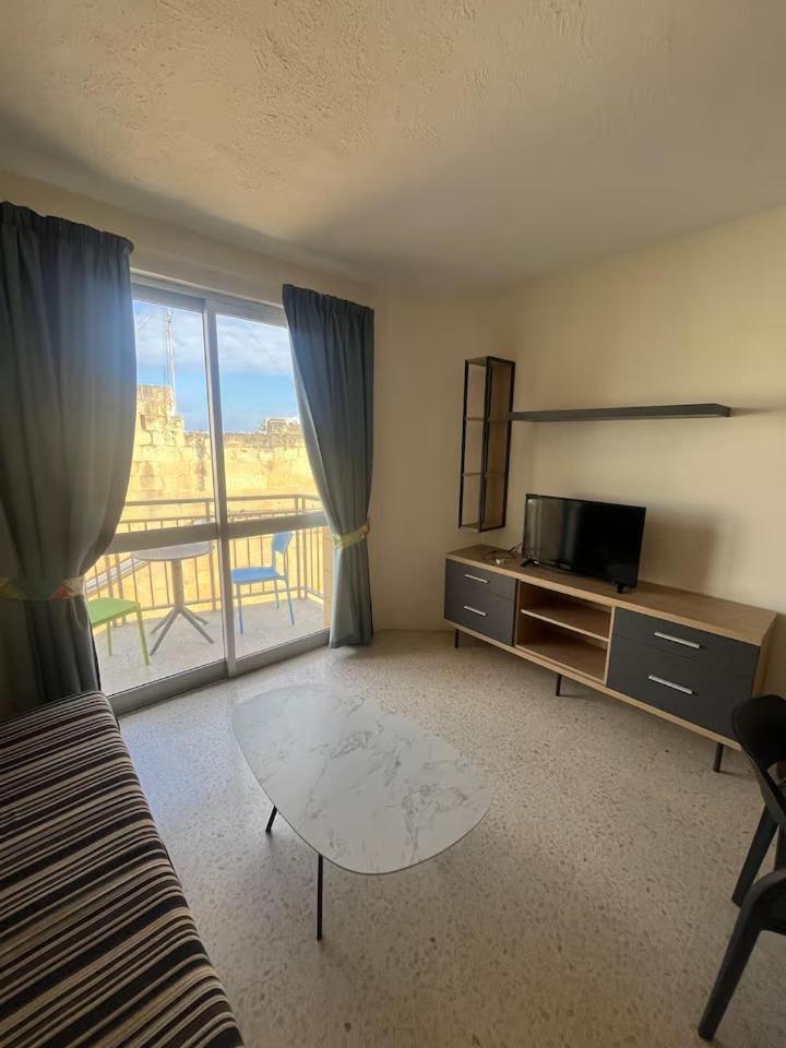 3 Bedrm Balluta Bay Apartment